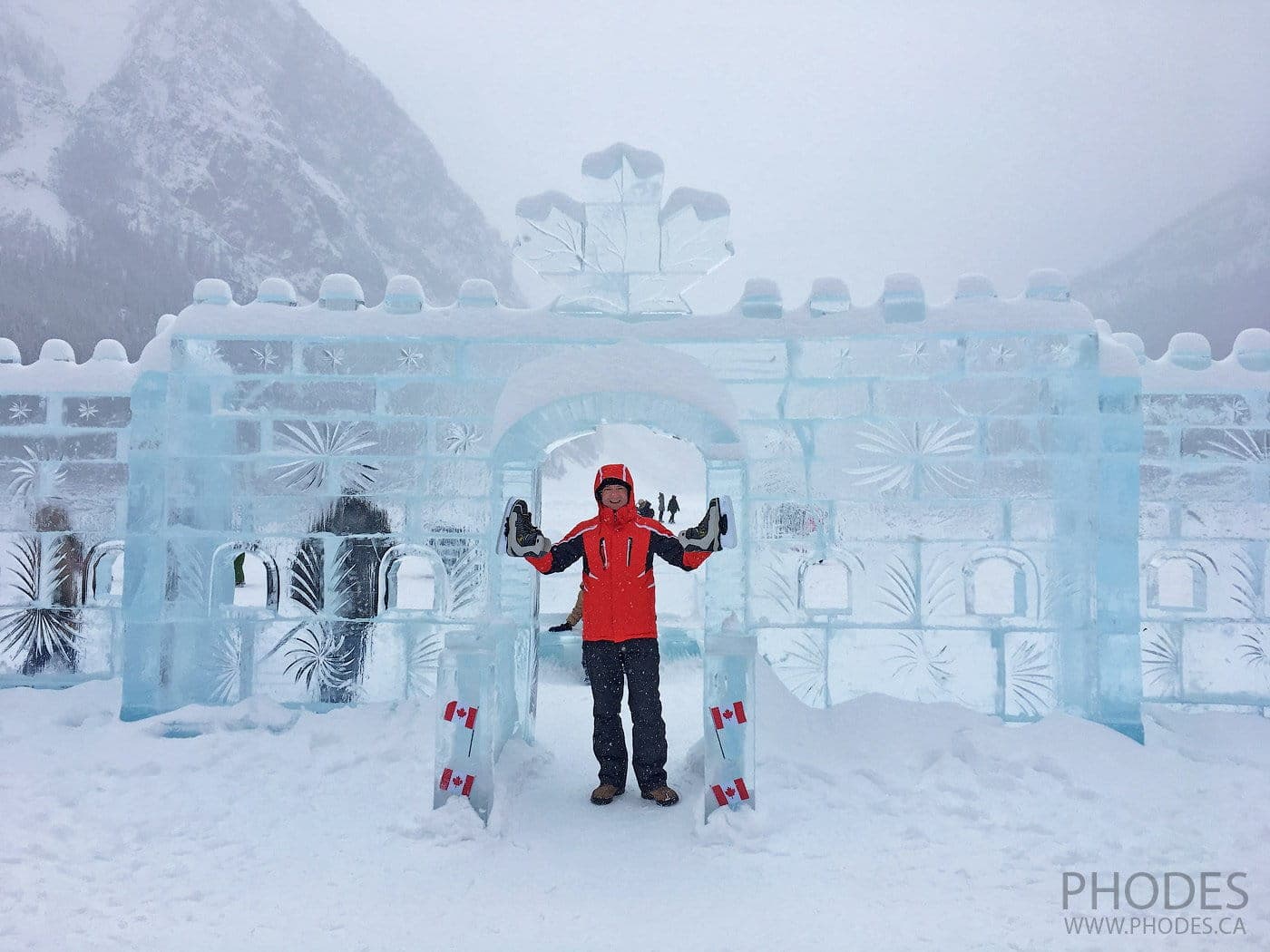 Фестиваль ледовых скульптур на озере Lake Louise в Banff