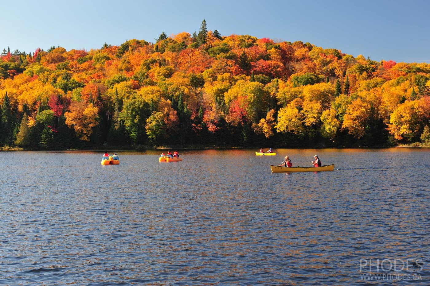 Kayaks dans un park Mont-Tremblant en automne