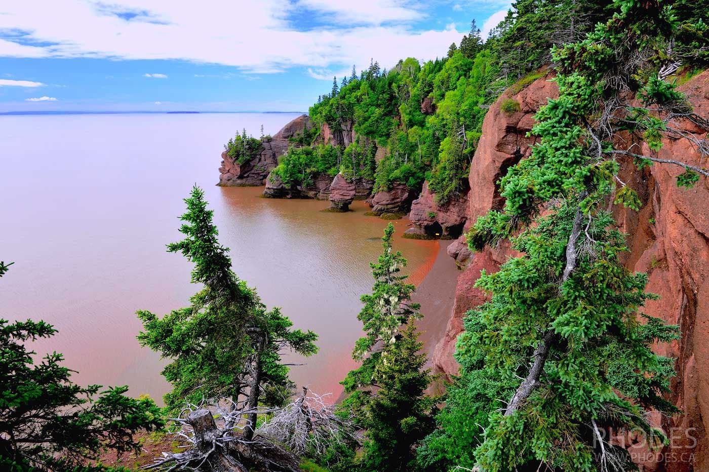 Rochers Hopewell Rocks - paysage pendant la marée haute